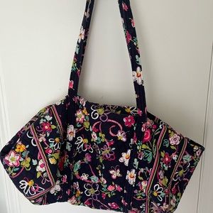 Vera Bradley Large Duffel Bag in pattern Ribbons